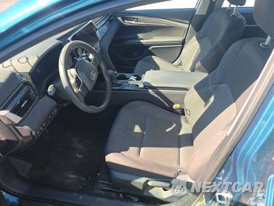 2025 Toyota Camry LE - zdjęcie 7 z 24 - miniatura