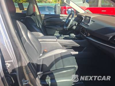 2021 Nissan Rogue SV - zdjęcie 8 z 25 - miniatura