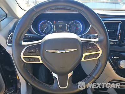 2018 Chrysler Pacifica Touring L Plus 121.6" WB - zdjęcie 10 z 27 - miniatura