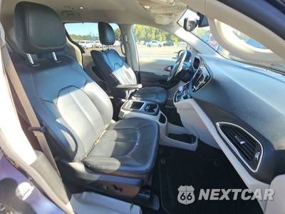 2018 Chrysler Pacifica Touring L Plus 121.6" WB - zdjęcie 8 z 27 - miniatura