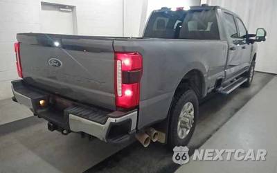 2024 Ford Super Duty F-350 XLT Crew Cab Long Bed - zdjęcie 3 z 38 - miniatura