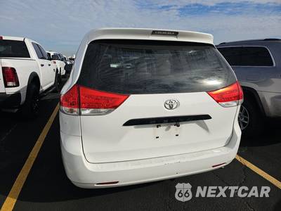 2012 Toyota Sienna 7-Passenger 119.3" WB - zdjęcie 5 z 30 - miniatura