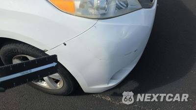 2012 Toyota Sienna 7-Passenger 119.3" WB - zdjęcie 25 z 30 - miniatura
