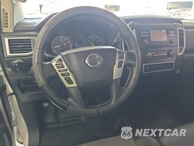 2017 Nissan TITAN S Crew Cab Short Bed - zdjęcie 8 z 18 - miniatura