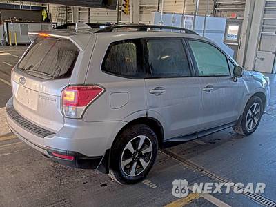 2018 Subaru Forester 2.5i Premium - zdjęcie 4 z 38 - miniatura