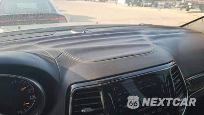 2021 Jeep Grand Cherokee Overland - zdjęcie 26 z 28 - miniatura