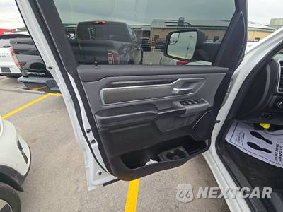2020 Ram 1500 Big Horn Extended Cab Medium Bed - zdjęcie 9 z 48 - miniatura