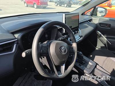 2026 Toyota Corolla Cross Hybrid SE - zdjęcie 10 z 23 - miniatura