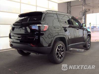 2025 Jeep Compass Trailhawk - zdjęcie 4 z 30 - miniatura