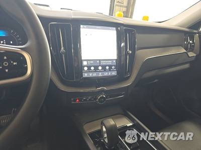 2025 Volvo XC60 B5 Plus - zdjęcie 11 z 33 - miniatura