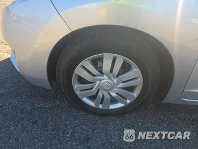 2015 Honda Fit LX - zdjęcie 8 z 21 - miniatura