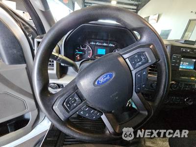 2019 Ford Super Duty F-450 Cab Chassis XL Crew Cab DRW - zdjęcie 10 z 18 - miniatura