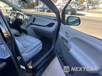 2018 Toyota Sienna XLE 7-Passenger 119.3" WB - zdjęcie 16 z 45 - miniatura
