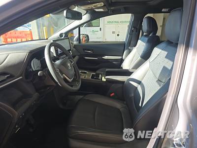 2025 Toyota Sienna Woodland Edition 7-Passenger 120.5" WB - zdjęcie 7 z 31 - miniatura