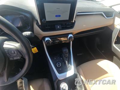 2024 Toyota RAV4 Hybrid LE - zdjęcie 11 z 25 - miniatura