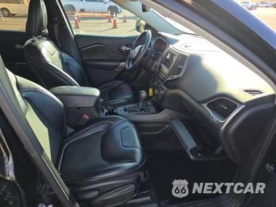 2019 Jeep Cherokee Latitude Plus - zdjęcie 8 z 25 - miniatura