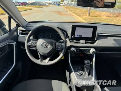 2023 Toyota RAV4 Hybrid LE - zdjęcie 14 z 30 - miniatura