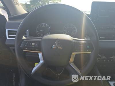 2025 Mitsubishi Outlander SE - zdjęcie 10 z 25 - miniatura