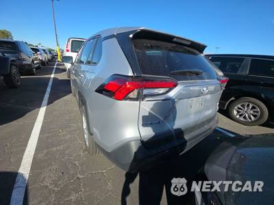 2025 Toyota RAV4 LE - zdjęcie 6 z 24 - miniatura