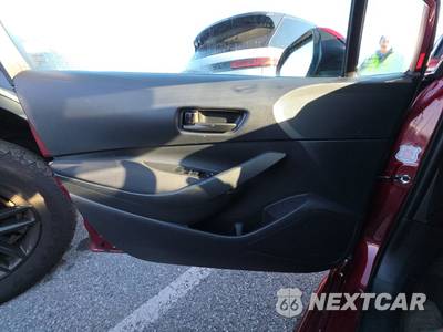 2026 Toyota Corolla LE Sedan - zdjęcie 9 z 27 - miniatura