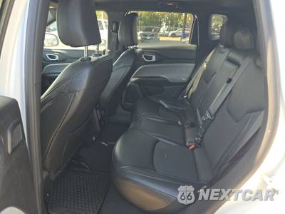 2025 Jeep Compass Latitude - zdjęcie 13 z 26 - miniatura