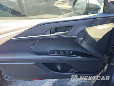 2025 Toyota Camry LE - zdjęcie 9 z 28 - miniatura