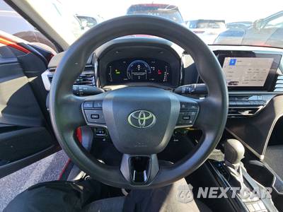2025 Toyota Camry LE - zdjęcie 10 z 31 - miniatura