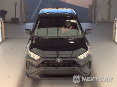 2025 Toyota RAV4 LE - zdjęcie 2 z 37 - miniatura
