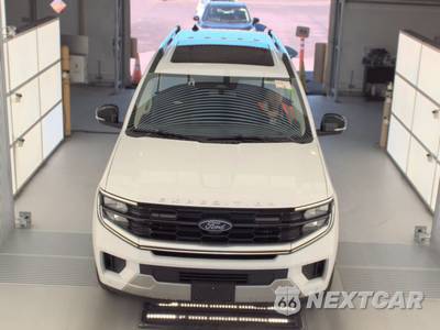 2025 Ford Expedition MAX Platinum - zdjęcie 2 z 36 - miniatura