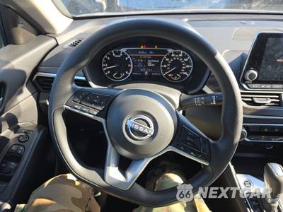 2025 Nissan Altima SV - zdjęcie 10 z 37 - miniatura