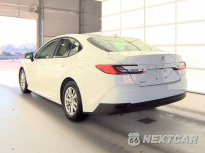2026 Toyota Camry LE - zdjęcie 6 z 26 - miniatura