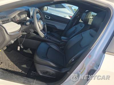 2025 Jeep Compass Latitude - zdjęcie 7 z 29 - miniatura