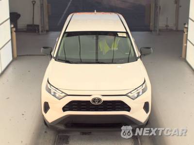 2025 Toyota RAV4 LE - zdjęcie 2 z 24 - miniatura