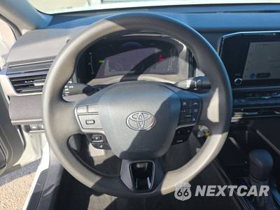 2025 Toyota Camry LE - zdjęcie 10 z 30 - miniatura