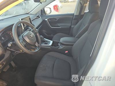 2025 Toyota RAV4 LE - zdjęcie 7 z 20 - miniatura