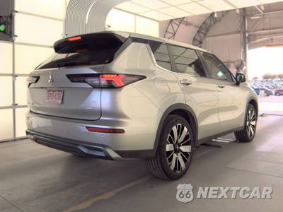 2025 Mitsubishi Outlander SE - zdjęcie 4 z 28 - miniatura