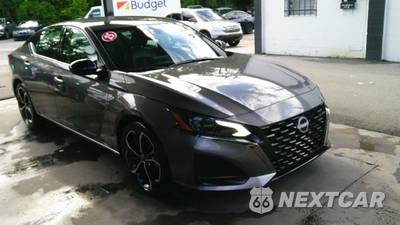 2025 Nissan Altima SR - zdjęcie 3 z 26 - miniatura