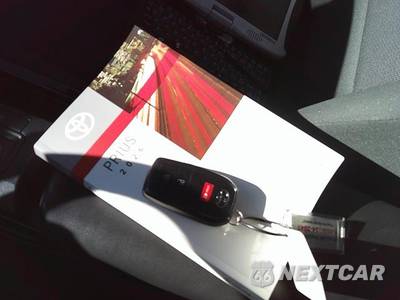 2026 Toyota Prius LE - zdjęcie 4 z 27 - miniatura