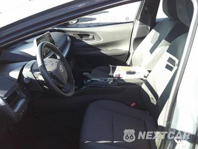 2026 Toyota Prius LE - zdjęcie 8 z 27 - miniatura