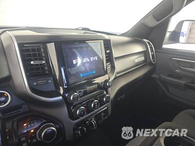 2021 Ram 1500 Big Horn Extended Cab Medium Bed - zdjęcie 11 z 17 - miniatura