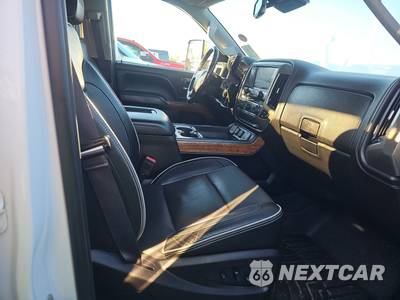 2017 Chevrolet Silverado 2500HD High Country Crew Cab Medium Bed 3LZ - zdjęcie 8 z 22 - miniatura