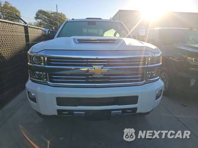 2017 Chevrolet Silverado 2500HD High Country Crew Cab Medium Bed 3LZ - zdjęcie 2 z 22 - miniatura