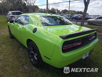 2023 Dodge Challenger SXT - zdjęcie 3 z 9 - miniatura