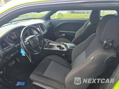 2023 Dodge Challenger SXT - zdjęcie 4 z 9 - miniatura