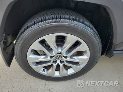 2024 Toyota RAV4 Limited - zdjęcie 8 z 50 - miniatura
