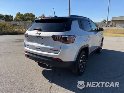 2025 Jeep Compass Trailhawk - zdjęcie 5 z 36 - miniatura