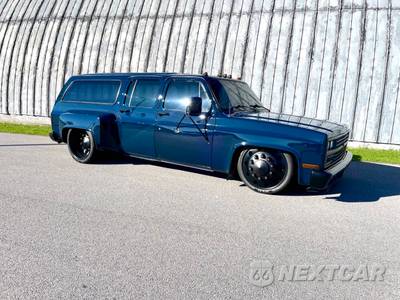 1985 Chevrolet Suburban C20 w/Tailgate - zdjęcie 4 z 50 - miniatura