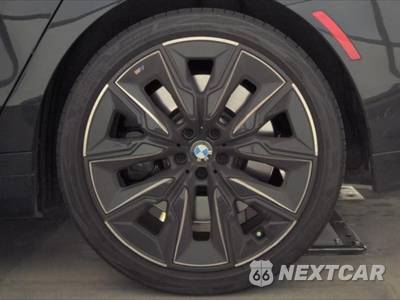 2023 BMW 7 Series Sedan 760i xDrive - zdjęcie 27 z 27 - miniatura