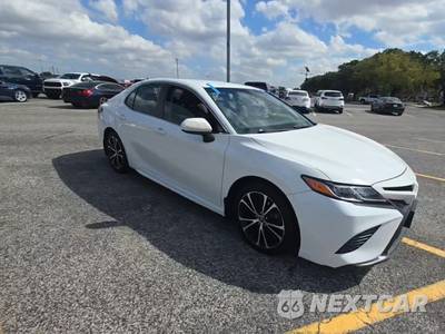 2018 Toyota Camry SE - zdjęcie 3 z 12 - miniatura
