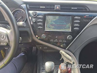 2018 Toyota Camry SE - zdjęcie 8 z 12 - miniatura